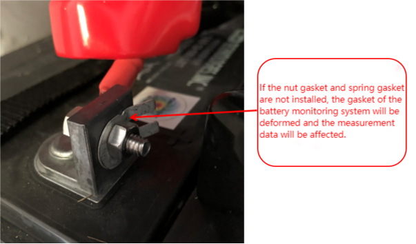 déformation de l'entretoise de surveillance de la batterie