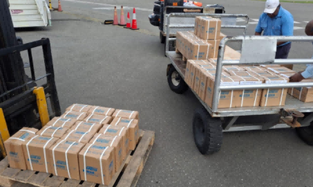 La batterie UPS GM 12-55 a été installée et déboguée dans le système d'alimentation de l'aéroport du client
