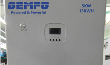 Batterie LiFePO4 48 V 314 Ah et onduleur hors réseau 5 kW
